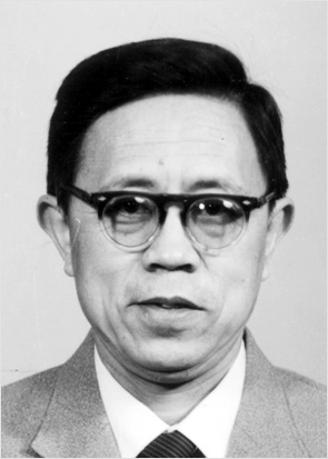 李明濱 